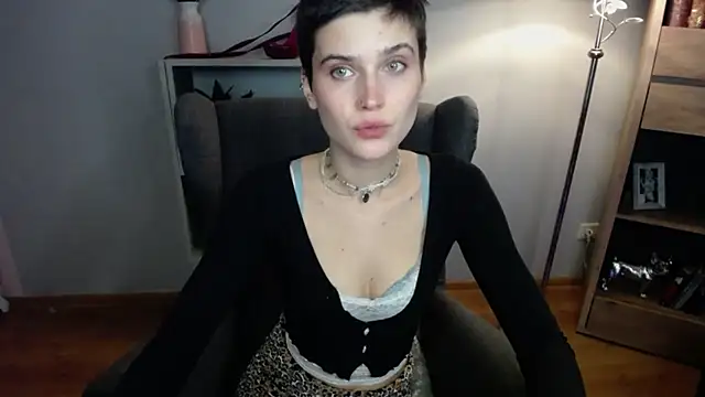 sarah perfect online show from 12-14-25, 02:33