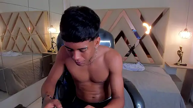 Snapshot of Alan_Cute18 chatting on 02-16-26, 01:40 Alan Cute18 online show from 02-16-26, 01:40