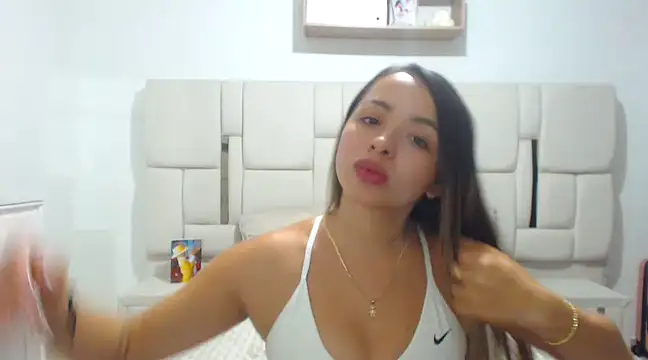 Snapshot of Ammyvelez chatting on 02-19-25, 10:09 Ammyvelez online show from 02-19-25, 10:09