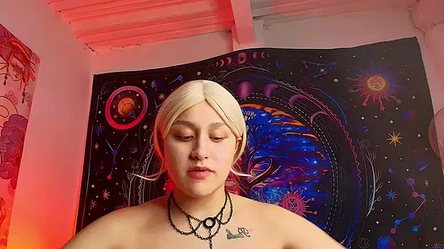 Snapshot of LailaCatt chatting on 09-20-25, 08:26 LailaCatt online show from 09-20-25, 08:26