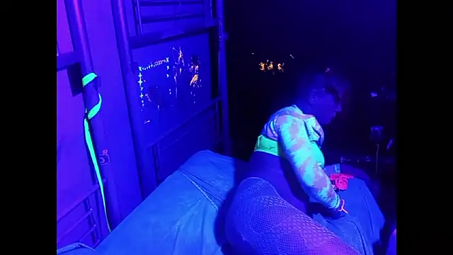 CommWhore online show from 12-12-24, 11:18