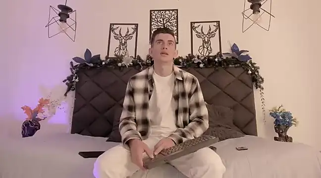 MikaelSlow online show from 01-11-25, 05:52