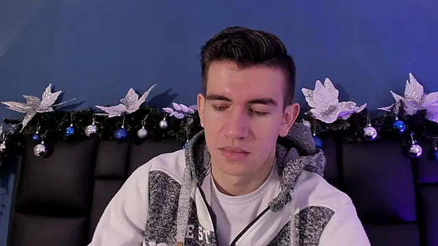 MikaelSlow online show from 11-28-25, 04:04