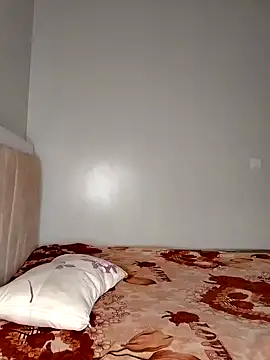 Snapshot of SquirtQueen222 chatting on 01-01-25, 12:00 SquirtQueen222 online show from 01-01-25, 12:00