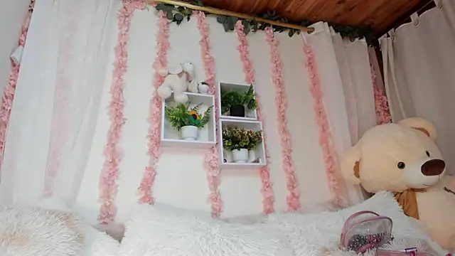 Idara and Edahi01 online show from 11-21-25, 03:44