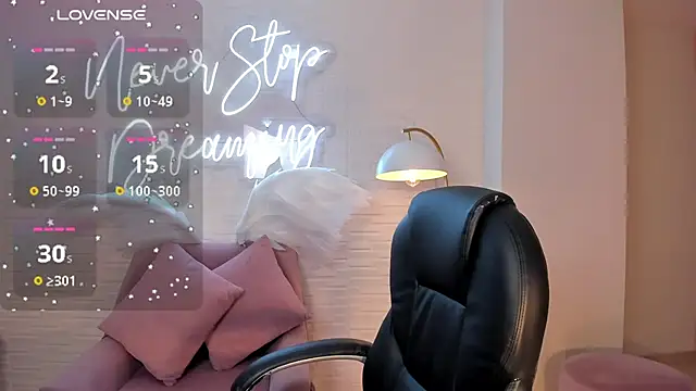 CarolineGraceX online show from 12-31-24, 03:34