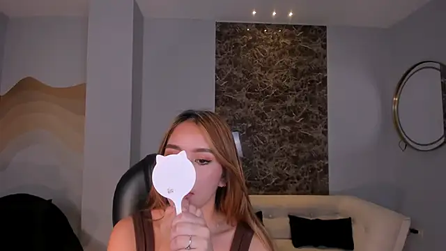 CarolineGraceX online show from 01-06-25, 10:57