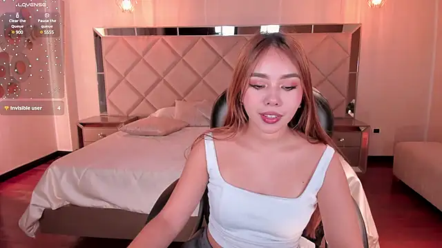 CarolineGraceX online show from 03-20-25, 10:54