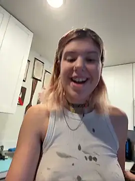 Snapshot of Esteem369 chatting on 10-22-25, 04:07 Esteem369 online show from 10-22-25, 04:07