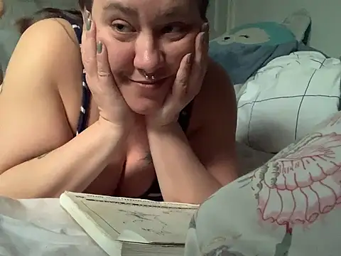 Snapshot of BuziCycki chatting on 03-03-25, 07:06 BuziCycki online show from 03-03-25, 07:06