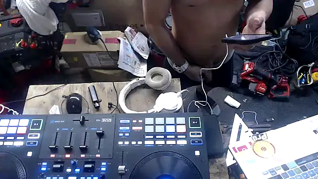 Snapshot of tongueispowerr6d9 chatting on 01-05-25, 09:57 tongueispowerr6d9 online show from 01-05-25, 09:57