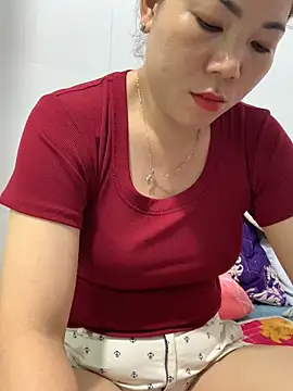 Snapshot of Baby-bigtits chatting on 03-05-25, 06:33 Baby-bigtits online show from 03-05-25, 06:33