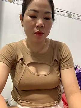 Snapshot of Baby-bigtits chatting on 03-09-25, 04:27 Baby-bigtits online show from 03-09-25, 04:27