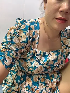 Snapshot of Baby-bigtits chatting on 03-23-25, 02:59 Baby-bigtits online show from 03-23-25, 02:59