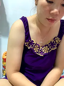 Snapshot of Baby-bigtits chatting on 09-10-25, 01:44 Baby-bigtits online show from 09-10-25, 01:44