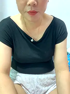 Snapshot of Baby-bigtits chatting on 09-14-25, 04:33 Baby-bigtits online show from 09-14-25, 04:33