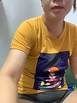 Snapshot of Baby-bigtits chatting on 09-15-25, 12:10 Baby-bigtits online show from 09-15-25, 12:10