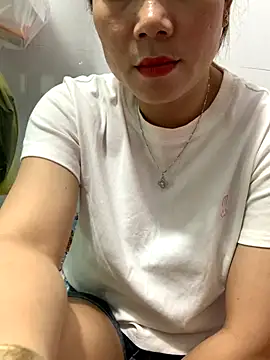 Snapshot of Baby-bigtits chatting on 09-22-25, 02:02 Baby-bigtits online show from 09-22-25, 02:02