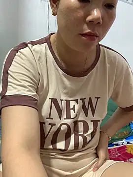 Snapshot of Baby-bigtits chatting on 09-22-25, 02:08 Baby-bigtits online show from 09-22-25, 02:08