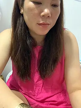 Snapshot of Baby-bigtits chatting on 10-20-25, 03:12 Baby-bigtits online show from 10-20-25, 03:12