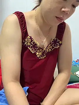 Snapshot of Baby-bigtits chatting on 10-21-25, 10:54 Baby-bigtits online show from 10-21-25, 10:54