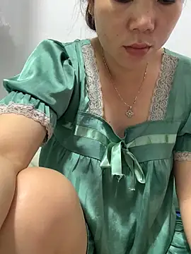 Snapshot of Baby-bigtits chatting on 10-23-25, 11:46 Baby-bigtits online show from 10-23-25, 11:46