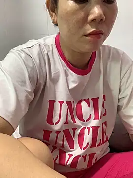 Snapshot of Baby-bigtits chatting on 11-04-25, 02:54 Baby-bigtits online show from 11-04-25, 02:54