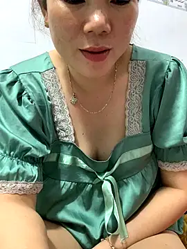 Snapshot of Baby-bigtits chatting on 11-05-25, 03:01 Baby-bigtits online show from 11-05-25, 03:01