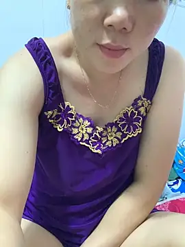 Snapshot of Baby-bigtits chatting on 11-21-25, 11:47 Baby-bigtits online show from 11-21-25, 11:47