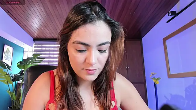 Snapshot of IsabellaaJoness chatting on 10-13-25, 01:00 IsabellaaJoness online show from 10-13-25, 01:00