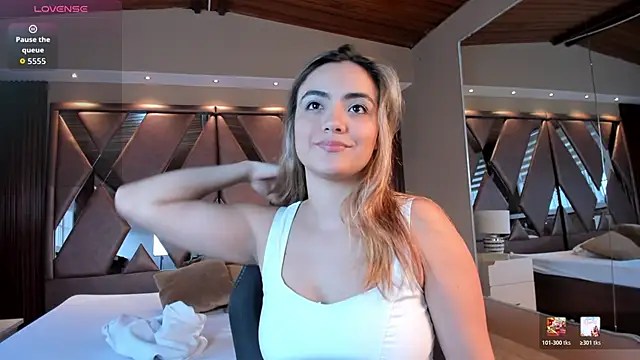 Snapshot of IsabellaaJoness chatting on 01-15-26, 11:48 IsabellaaJoness online show from 01-15-26, 11:48