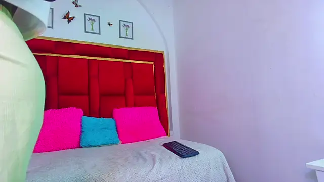 CoralHarrinson online show from 10-19-25, 08:31