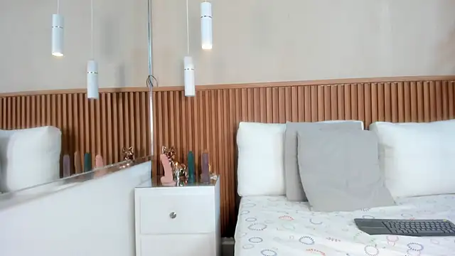 emmy lander online show from 11-05-25, 07:36