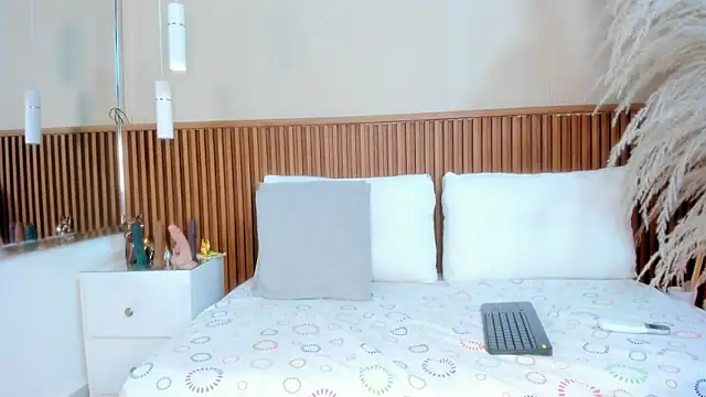 emmy lander online show from 11-08-25, 08:29