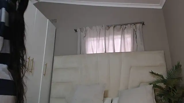 naughtyblackdolie online show from 02-04-25, 05:42