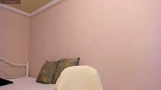 Snapshot of _cleopattra_ chatting on 12-12-24, 08:14 cleopattra online show from 12-12-24, 08:14