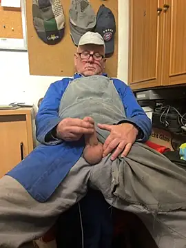 oldgayman online show from 11-04-25, 07:24