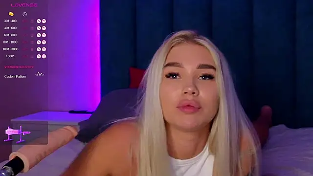 DreamPussyy online show from 02-17-25, 07:15