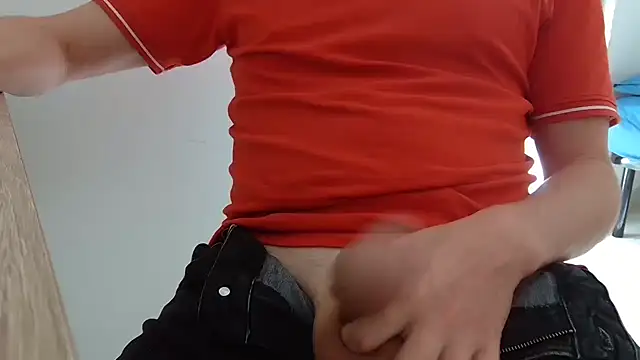 Snapshot of Volpe95a chatting on 10-30-25, 08:05 Volpe95a online show from 10-30-25, 08:05