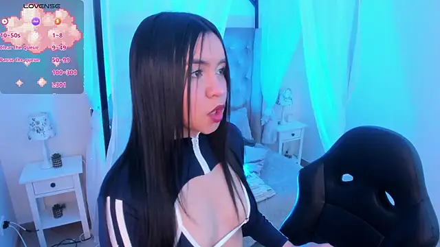 Hanna  Becker  online show from 09-13-25, 03:39