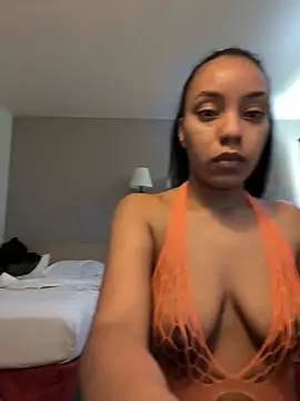 juicyyy323 online show from 01-18-25, 06:43