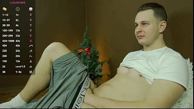 Snapshot of charlie_smiley chatting on 12-18-24, 05:48 charlie smiley online show from 12-18-24, 05:48