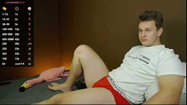 Snapshot of charlie_smiley chatting on 09-16-25, 04:24 charlie smiley online show from 09-16-25, 04:24