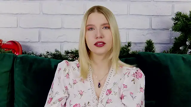 LiliLinn online show from 01-15-25, 04:25