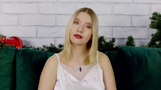 LiliLinn online show from 01-15-25, 10:27