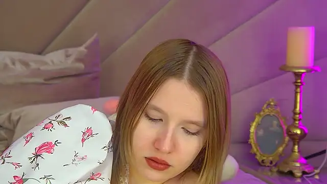 LiliLinn online show from 11-11-25, 04:34