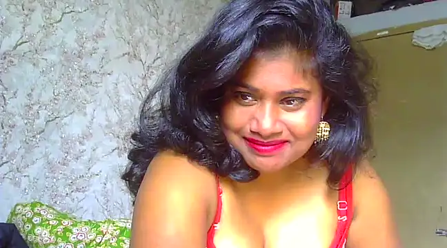 Snapshot of sexy_roma chatting on 01-18-25, 04:15 sexy roma online show from 01-18-25, 04:15