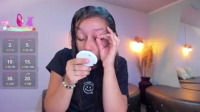 Snapshot of katy_sweet19 chatting on 03-15-25, 06:54 katy sweet19 online show from 03-15-25, 06:54