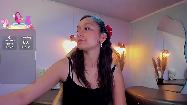 Snapshot of katy_sweet19 chatting on 03-18-25, 09:43 katy sweet19 online show from 03-18-25, 09:43