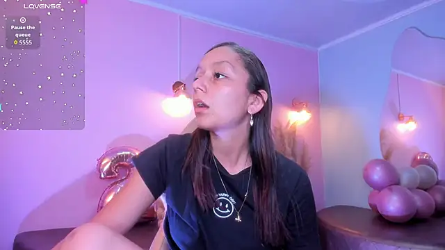 Snapshot of katy_sweet19 chatting on 09-19-25, 06:08 katy sweet19 online show from 09-19-25, 06:08